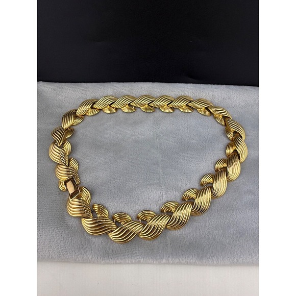 Vintage Napier Necklace Chunky Ribbed Scallops Signed 17